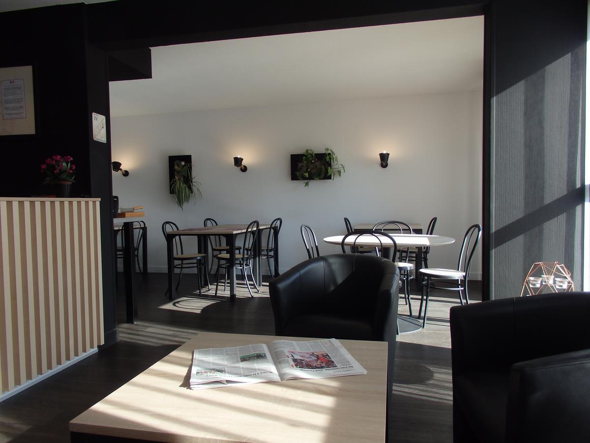 Hotel Castel Neuves-Maisons Exterior photo